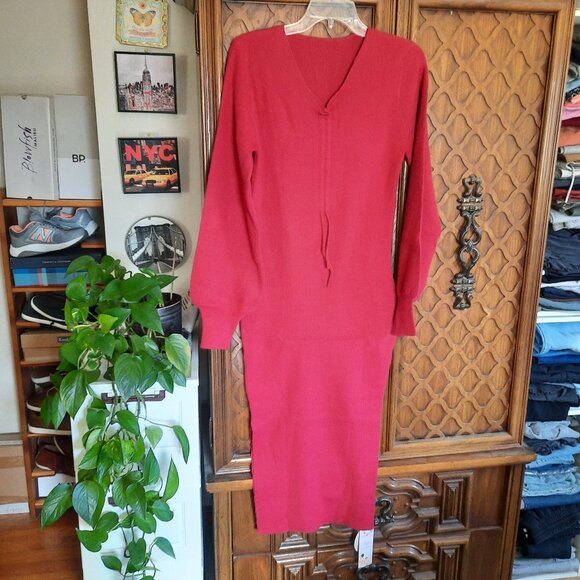 Red V Neck Latern Sleeve Side Slit Maternity Sweater Dress NWT! - Size M - Picture 2 of 15